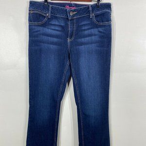 Wrangler Jeans Women's plus size 13/14 length 36